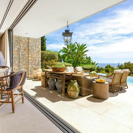 Villa Luxury Pal With 5 Bedrooms *