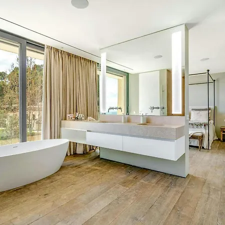 Villa Luxury Pal With 5 Bedrooms