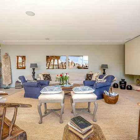 Luxury Pal With 5 Bedrooms Villa *